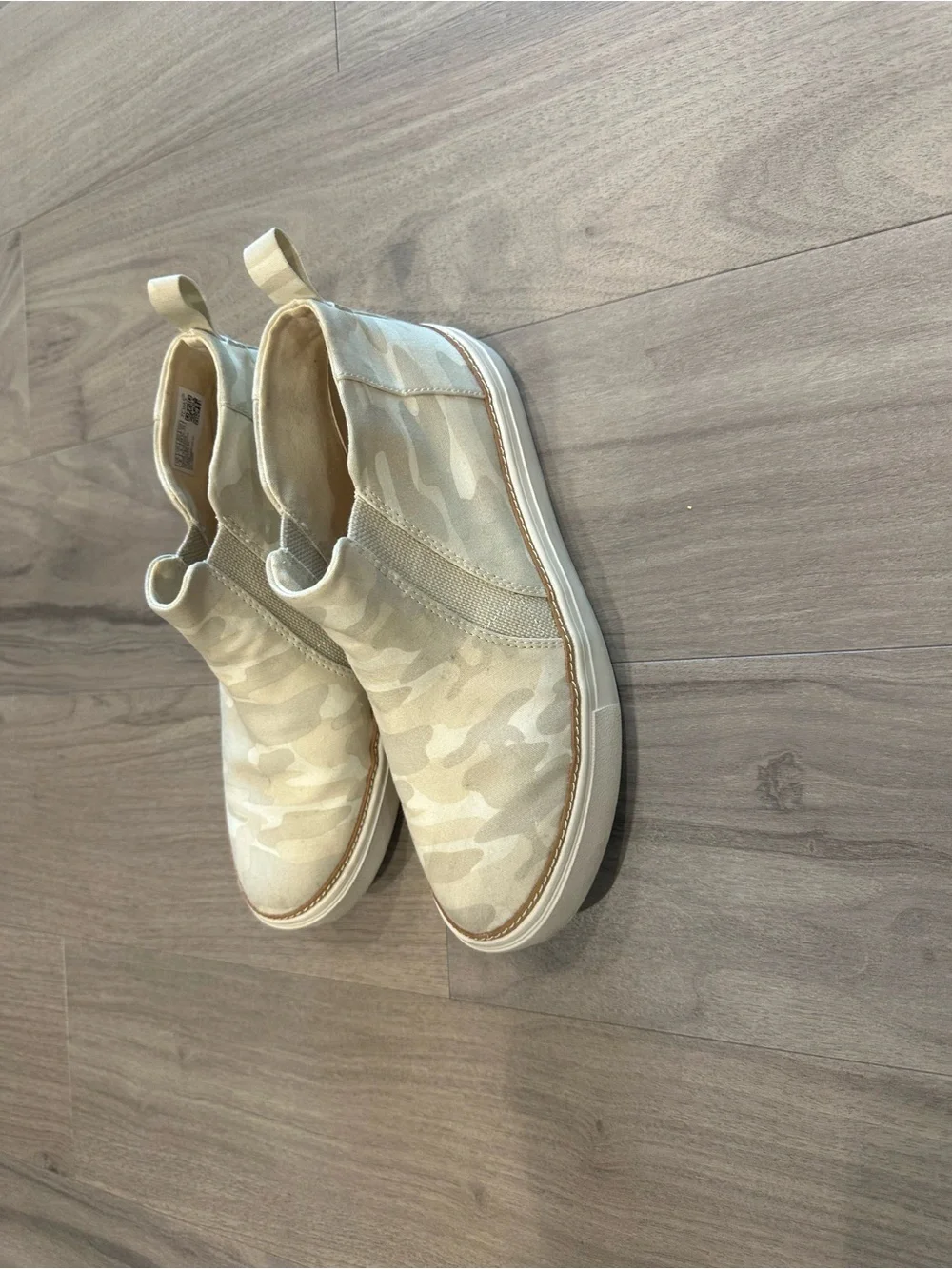 Toms Kids Slip-On Camouflage Boots in Beige